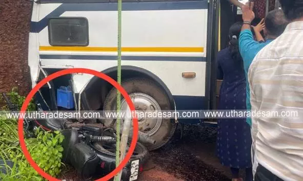ബൈക്കിനെ മറികടക്കുന്നതിനിടെ കേന്ദ്രസര്വകലാശാലയുടെ ബസ് മണ്തിട്ടയിലിടിച്ചു; വിദ്യാര്ത്ഥികളടക്കം നിരവധി പേര്ക്ക് പരിക്ക് ബൈക്കിനെ മറികടക്കുന്നതിനിടെ കേന്ദ്രസര്വകലാശാലയുടെ ബസ് മണ്തിട്ടയിലിടിച്ചു; വിദ്യാര്ത്ഥികളടക്കം നിരവധി പേര്ക്ക് പരിക്ക്
