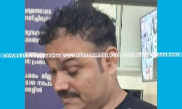 നീലേശ്വരത്ത് കരാറുകാരന്റെ വീട്ടില് കവര്ച്ചാശ്രമം; കുപ്രസിദ്ധ കവര്ച്ചക്കാരന് അറസ്റ്റില് നീലേശ്വരത്ത് കരാറുകാരന്റെ വീട്ടില് കവര്ച്ചാശ്രമം; കുപ്രസിദ്ധ കവര്ച്ചക്കാരന് അറസ്റ്റില്