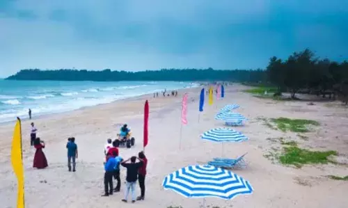 പള്ളിക്കരയില് കടല് ഇരച്ചുകയറി കെട്ടിടം തകര്ന്നു പള്ളിക്കരയില് കടല് ഇരച്ചുകയറി കെട്ടിടം തകര്ന്നു