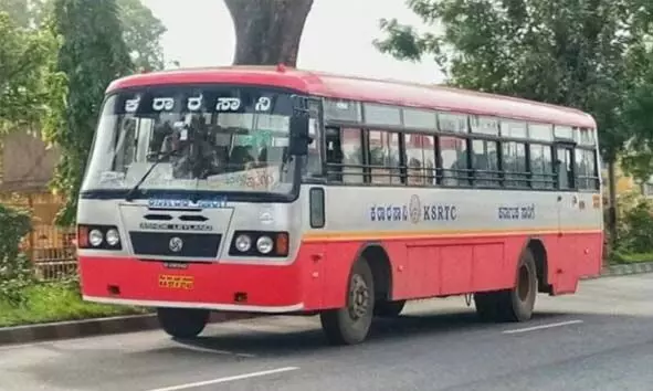 കര്ണാടക ട്രാന്സ്പോര്ട്ട് ബസുകള് മൂലമുള്ള അപകടങ്ങള് പെരുകുന്നു; പരിശോധന നടത്താതെ മോട്ടോര് വാഹന വകുപ്പ് കര്ണാടക ട്രാന്സ്പോര്ട്ട് ബസുകള് മൂലമുള്ള അപകടങ്ങള് പെരുകുന്നു; പരിശോധന നടത്താതെ മോട്ടോര് വാഹന വകുപ്പ്