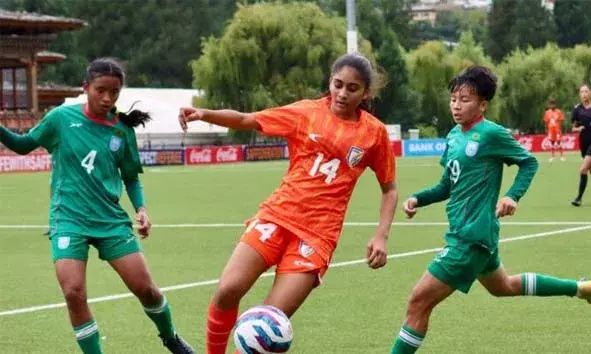 ബംഗ്ലാദേശിനെതിരെ തോറ്റെങ്കിലും സാഫ് അണ്ടര് 17 വനിതാ ചാമ്പ്യന്മാരായി ഇന്ത്യ ബംഗ്ലാദേശിനെതിരെ തോറ്റെങ്കിലും സാഫ് അണ്ടര് 17 വനിതാ ചാമ്പ്യന്മാരായി ഇന്ത്യ