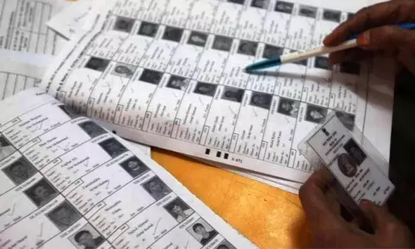 തദ്ദേശസ്വയംഭരണ തിരഞ്ഞെടുപ്പിന്റെ വോട്ടര്‍ പട്ടികയില്‍ പേര് ചേര്‍ക്കാന്‍ ഒക്ടോബര്‍വരെ അവസരം; സോഷ്യല്‍ മീഡിയയില്‍ പ്രചരിക്കുന്നത് വ്യാജ വാര്‍ത്തയെന്ന് തിരഞ്ഞെടുപ്പ് കമ്മീഷന്‍