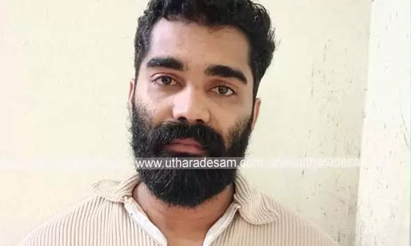 ബിവറേജ് ഔട്ട് ലെറ്റ് അവധി ദിനത്തില്‍ ടീസ്റ്റാളില്‍ മദ്യവില്‍പ്പന; യുവാവ് അറസ്റ്റില്‍