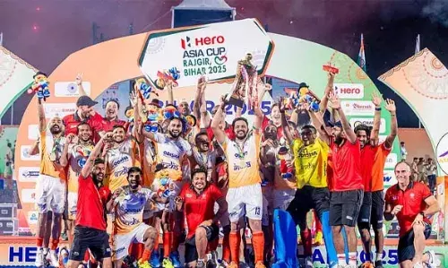 ഏഷ്യ കപ്പ് പുരുഷ ഹോക്കി; ദക്ഷിണ കൊറിയയെ പരാജയപ്പെടുത്തി കിരീട നേട്ടവുമായി ഇന്ത്യ ഏഷ്യ കപ്പ് പുരുഷ ഹോക്കി; ദക്ഷിണ കൊറിയയെ പരാജയപ്പെടുത്തി കിരീട നേട്ടവുമായി ഇന്ത്യ