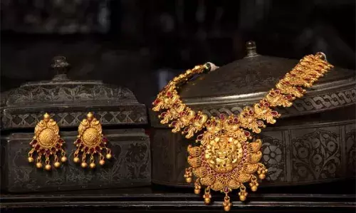 സ്വര്ണ വില എക്കാലത്തേയും ഉയര്ന്ന നിരക്കില്; പവന് 80,000 കടന്നു സ്വര്ണ വില എക്കാലത്തേയും ഉയര്ന്ന നിരക്കില്; പവന് 80,000 കടന്നു