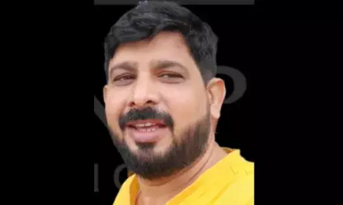 ഹനീഫ്, വീണ്ടും കാണാന് കൊതിച്ചവരെല്ലാം കരഞ്ഞു തളരുകയാണല്ലോ... ഹനീഫ്, വീണ്ടും കാണാന് കൊതിച്ചവരെല്ലാം കരഞ്ഞു തളരുകയാണല്ലോ...