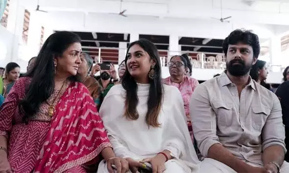 ഉര്‍വശിയും മകള്‍ തേജാലക്ഷ്മിയും ആദ്യമായി ഒന്നിക്കുന്ന പാബ്ലോ പാര്‍ട്ടി യുടെ പൂജ ചോറ്റാനിക്കരയില്‍ നടന്നു