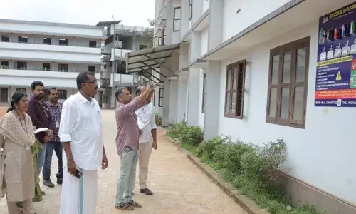 സ്കൂളുകളിലെ കുടിവെള്ളം സുരക്ഷിതമെന്ന് ഉറപ്പാക്കണം: സംസ്ഥാന ഭക്ഷ്യ സുരക്ഷ കമ്മീഷന് സ്കൂളുകളിലെ കുടിവെള്ളം സുരക്ഷിതമെന്ന് ഉറപ്പാക്കണം: സംസ്ഥാന ഭക്ഷ്യ സുരക്ഷ കമ്മീഷന്