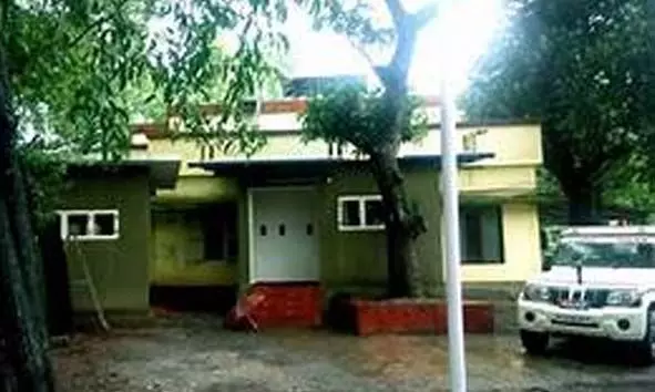 കൂടുതല് സ്ത്രീധനം ആവശ്യപ്പെട്ട് യുവതിക്ക് പീഡനം; ഭര്ത്താവിനും വീട്ടുകാര്ക്കുമെതിരെ കേസ് കൂടുതല് സ്ത്രീധനം ആവശ്യപ്പെട്ട് യുവതിക്ക് പീഡനം; ഭര്ത്താവിനും വീട്ടുകാര്ക്കുമെതിരെ കേസ്