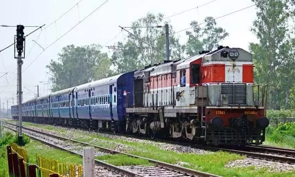 യാത്രക്കാര്‍ക്ക് സന്തോഷവാര്‍ത്ത! ദീപാവലിക്ക് 1,126 പ്രത്യേക ട്രെയിനുകള്‍ പ്രഖ്യാപിച്ച് സെന്‍ട്രല്‍ റെയില്‍വേ