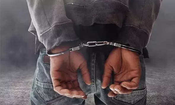 ഡി.വൈ.എഫ്.ഐ നേതാവിനെ വെട്ടിക്കൊലപ്പെടുത്താന്‍ ശ്രമിച്ച സംഭവം; പ്രതികളെ ഒളിവില്‍ കഴിയാന്‍ സഹായിച്ച 2 പേര്‍ അറസ്റ്റില്‍