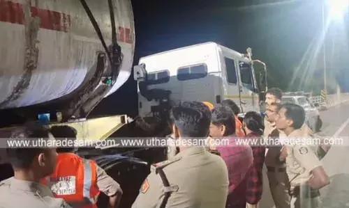 ഉപ്പളയില്‍ ടാങ്കര്‍ ലോറിയില്‍ നിന്ന് സ്പിരിറ്റ് ചോര്‍ന്നത് പരിഭ്രാന്തി പരത്തി