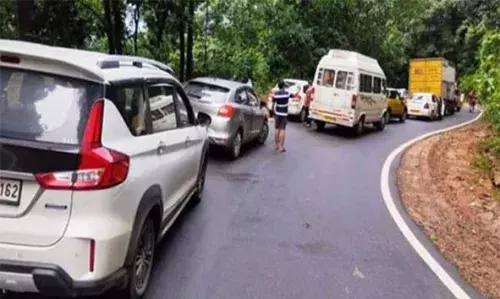 രാത്രിയില് ചാര്മാഡി ഘട്ട് വഴി ദക്ഷിണ കന്നഡയിലേക്ക് പ്രവേശിക്കുന്ന വാഹനങ്ങള്ക്ക് പുതിയ ഗതാഗത നിയമം രാത്രിയില് ചാര്മാഡി ഘട്ട് വഴി ദക്ഷിണ കന്നഡയിലേക്ക് പ്രവേശിക്കുന്ന വാഹനങ്ങള്ക്ക് പുതിയ ഗതാഗത നിയമം