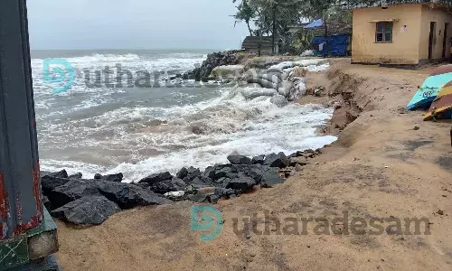 കടലാക്രമണം: ജിയോബാഗ് സ്ഥാപിക്കാന്‍ വീണ്ടും നീക്കം; പ്രതിഷേധവുമായി ജില്ലയിലെ തീരദേശ ജനത