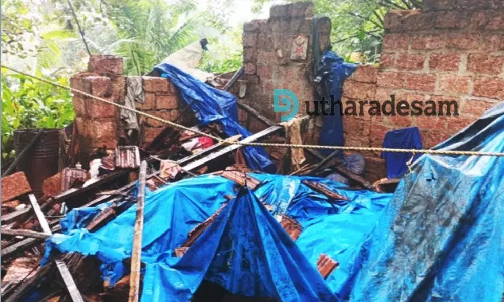 വീടിന്റെ മേല്‍ക്കൂര തകര്‍ന്ന് ഗൃഹനാഥന് പരിക്ക്