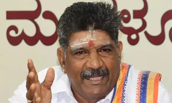 മഹേഷ് ഷെട്ടി തിമറോഡിക്ക് ജില്ലയില്‍ പ്രവേശിക്കുന്നതിന് ഒരു വര്‍ഷത്തെ വിലക്ക്