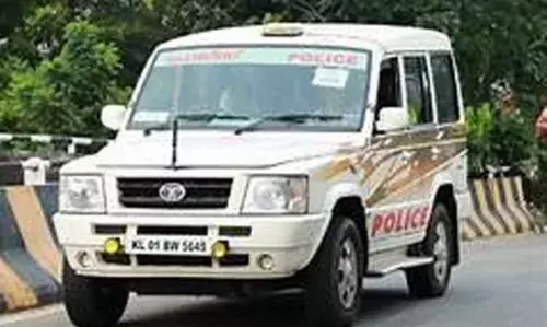 മാതാവിന്റെ ബാധയകറ്റാനെത്തിയ ആള്ക്കൊപ്പം മകള് നാടുവിട്ടതായി പരാതി മാതാവിന്റെ ബാധയകറ്റാനെത്തിയ ആള്ക്കൊപ്പം മകള് നാടുവിട്ടതായി പരാതി