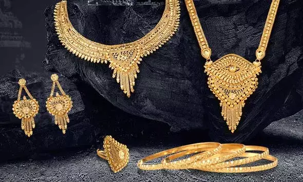 വീണ്ടും തിരിച്ചുകയറി സ്വര്‍ണം; പവന് 84,240