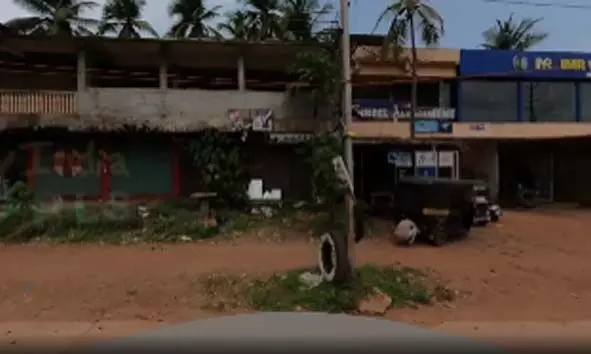 ഉപ്പള നയാബസാര്‍ ബസ് കാത്തിരിപ്പ് കേന്ദ്രത്തിന്റെ പേര് മാറി; പരക്കം പാഞ്ഞ് യാത്രക്കാര്‍
