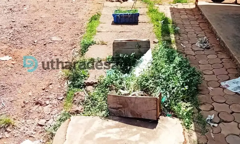 സ്ലാബുകള്‍ തകർന്നു;  അപകട ഭീഷണിയായി ഓവുചാൽ