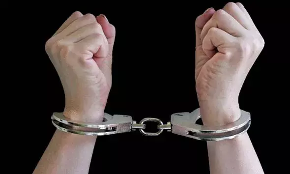 പ്രായപൂര്‍ത്തിയാകാത്ത പെണ്‍കുട്ടിയെ ഹോട്ടല്‍ മുറിയില്‍ പീഡിപ്പിച്ചു; സ്വകാര്യബസ് ഡ്രൈവര്‍ അറസ്റ്റില്‍