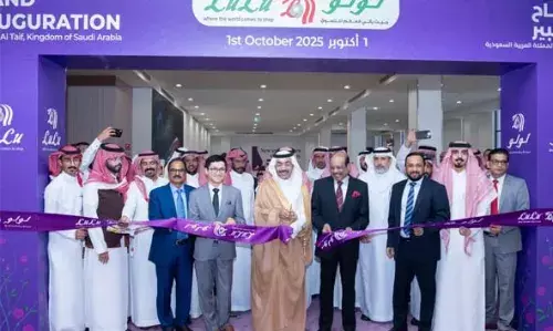 സൗദി അറേബ്യയിലെ തായിഫില് പുതിയ സൂപ്പര് മാര്ക്കറ്റ് തുറന്ന് റീട്ടെയില് ഭീമനായ ലുലു സൗദി അറേബ്യയിലെ തായിഫില് പുതിയ സൂപ്പര് മാര്ക്കറ്റ് തുറന്ന് റീട്ടെയില് ഭീമനായ ലുലു