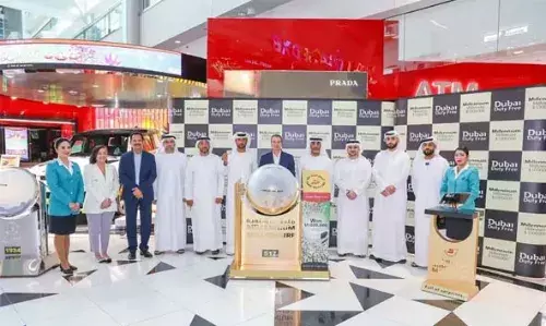 ദുബായ് ഡ്യൂട്ടി ഫ്രീ നറുക്കെടുപ്പില് പ്രവാസി മലയാളിക്ക് 10 ലക്ഷം ഡോളര് സമ്മാനം ദുബായ് ഡ്യൂട്ടി ഫ്രീ നറുക്കെടുപ്പില് പ്രവാസി മലയാളിക്ക് 10 ലക്ഷം ഡോളര് സമ്മാനം