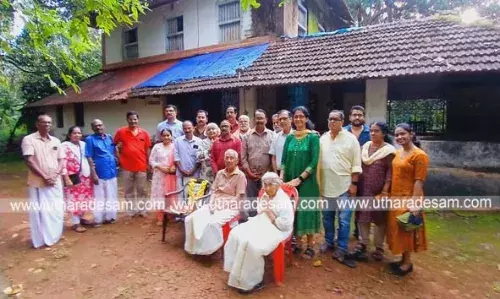 കവിയുടെ കാല്പ്പാടുകള് തേടി യാത്രയ്ക്ക് തുടക്കമായി കവിയുടെ കാല്പ്പാടുകള് തേടി യാത്രയ്ക്ക് തുടക്കമായി