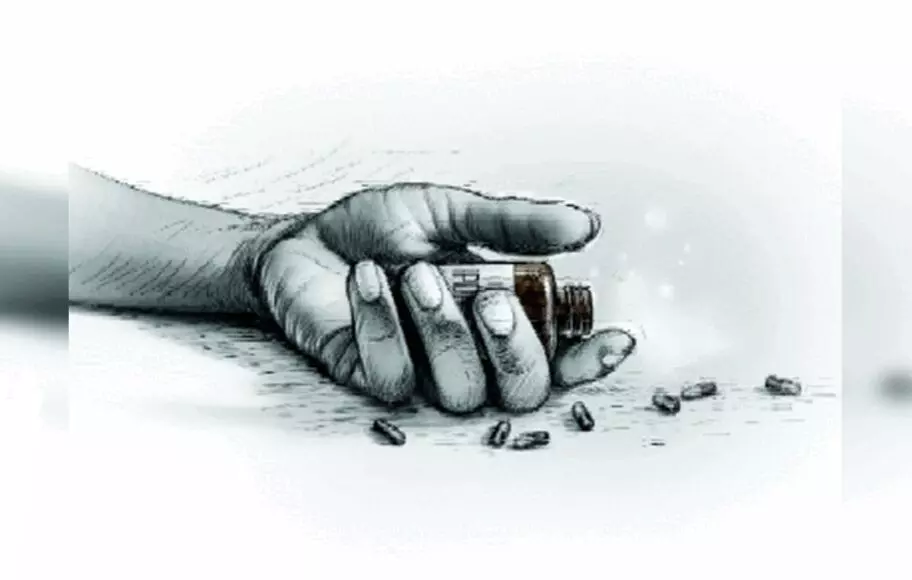 കടമ്പാറിൽ ഭാര്യയും ഭർത്താവും വിഷം കഴിച്ചു : ഗുരുതരാവസ്ഥയിൽ ആശുപത്രിയിൽ പ്രവേശിപ്പിച്ചു