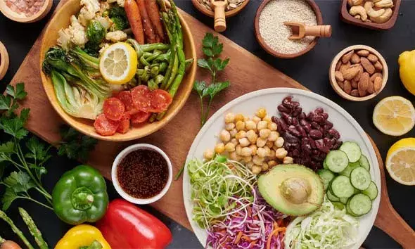 തലമുടി തഴച്ചുവളരും; ഈ ഭക്ഷണങ്ങള്‍ ശീലമാക്കൂ