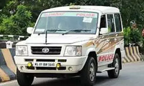 കാഞ്ഞങ്ങാട്ട് നിന്ന് കാണാതായ വീട്ടമ്മയെ കാസര്കാട്ട് അബോധാവസ്ഥയില് കണ്ടെത്തി കാഞ്ഞങ്ങാട്ട് നിന്ന് കാണാതായ വീട്ടമ്മയെ കാസര്കാട്ട് അബോധാവസ്ഥയില് കണ്ടെത്തി