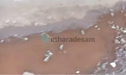 പുതിയകോട്ടയില്‍ ശൗചാലയത്തിലെ മലിനജലം  റോഡിലേക്കൊഴുകുന്നു; വീണ്ടും അടച്ചിട്ടു