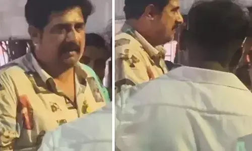 ടാക്സി ഡ്രൈവര്ക്കെതിരെ വംശീയ അധിക്ഷേപം; മംഗളൂരുവില് നടന് ജയകൃഷ്ണനും മറ്റ് 3 പേര്ക്കുമെതിരെ കേസെടുത്ത് കര്ണാടക പൊലീസ് ടാക്സി ഡ്രൈവര്ക്കെതിരെ വംശീയ അധിക്ഷേപം; മംഗളൂരുവില് നടന് ജയകൃഷ്ണനും മറ്റ് 3 പേര്ക്കുമെതിരെ കേസെടുത്ത് കര്ണാടക പൊലീസ്