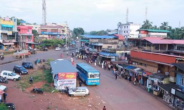 കുമ്പളയില്‍ നടപ്പാക്കിയ ഗതാഗത പരിഷ്‌ക്കരണത്തില്‍ വ്യാപക പ്രതിഷേധം