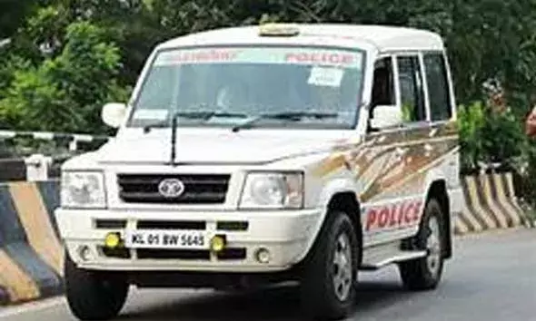 ലോറിയില്‍ നിന്ന് വാട്ടര്‍ ടാങ്കുകള്‍ ദേഹത്ത് വീണ് യുവാവിന് ഗുരുതരമായി പരിക്കേറ്റ സംഭവം; ഡ്രൈവര്‍ക്കെതിരെ കേസ്