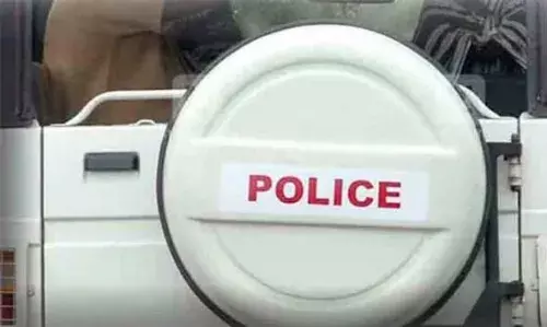 ഗിഫ്റ്റ് പാര്സല് അയച്ചിട്ടുണ്ടെന്ന് തെറ്റിദ്ധരിപ്പിച്ച് ദമ്പതികളുടെ 1,15,800 രൂപ തട്ടിയെടുത്തു; വാട്സ് ആപ് നമ്പര് ഉടമകള്ക്കെതിരെ കേസ് ഗിഫ്റ്റ് പാര്സല് അയച്ചിട്ടുണ്ടെന്ന് തെറ്റിദ്ധരിപ്പിച്ച് ദമ്പതികളുടെ 1,15,800 രൂപ തട്ടിയെടുത്തു; വാട്സ് ആപ് നമ്പര് ഉടമകള്ക്കെതിരെ കേസ്