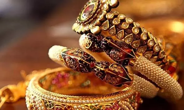 94,000 രൂപയും കടന്ന് സ്വര്ണം; പവന് ഒറ്റയടിക്ക് 2,400 രൂപയുടെ വര്ധനവ് 94,000 രൂപയും കടന്ന് സ്വര്ണം; പവന് ഒറ്റയടിക്ക് 2,400 രൂപയുടെ വര്ധനവ്