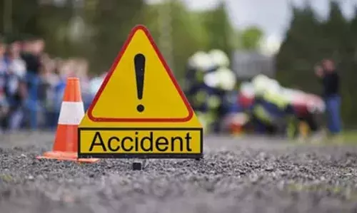 ഹന്ന സോഫ്റ്റ് ഡ്രിങ്ക്സ് കമ്പനിയുടെ വാഹനം തലകീഴായി മറിഞ്ഞു; ഡ്രൈവര്ക്കും ജീവനക്കാരനും പരിക്ക് ഹന്ന സോഫ്റ്റ് ഡ്രിങ്ക്സ് കമ്പനിയുടെ വാഹനം തലകീഴായി മറിഞ്ഞു; ഡ്രൈവര്ക്കും ജീവനക്കാരനും പരിക്ക്