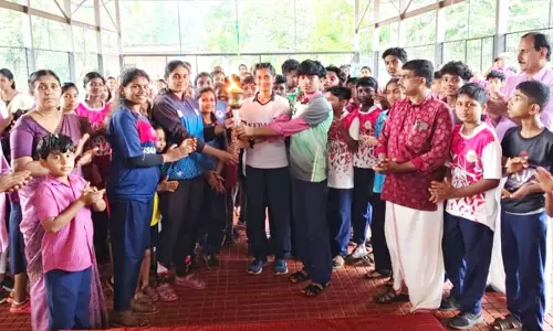 ട്രാക്ക് ഉണര്ന്നു; റവന്യൂ ജില്ലാ സ്കൂള് ഒളിമ്പിക്സിന് നീലേശ്വരം ഇ.എം.എസ് സ്റ്റേഡിയത്തില് തുടക്കം ട്രാക്ക് ഉണര്ന്നു; റവന്യൂ ജില്ലാ സ്കൂള് ഒളിമ്പിക്സിന് നീലേശ്വരം ഇ.എം.എസ് സ്റ്റേഡിയത്തില് തുടക്കം