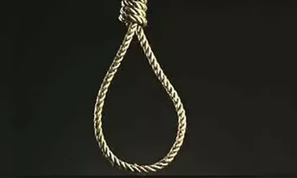 മുന്‍ സെക്യൂരിറ്റി ജീവനക്കാരന്‍ വീട്ടില്‍ തൂങ്ങിമരിച്ച നിലയില്‍