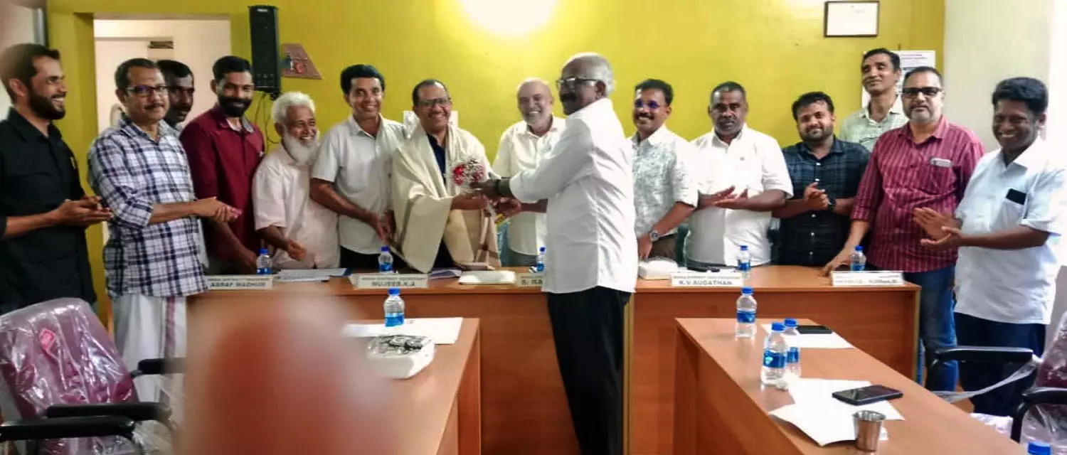 മുജീബ് അഹ്മദിനെ കെ.എസ്.എസ്.ഐ.എ. ജില്ലാ കമ്മിറ്റി അനുമോദിച്ചു മുജീബ് അഹ്മദിനെ കെ.എസ്.എസ്.ഐ.എ. ജില്ലാ കമ്മിറ്റി അനുമോദിച്ചു