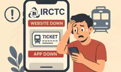 ഐആര്സിടിസി വെബ് സൈറ്റും മൊബൈല് ആപ്പും പ്രവര്ത്തനരഹിതം: ദീപാവലിക്ക് മുന്നോടിയായി ട്രെയിന് ടിക്കറ്റ് ബുക്ക് ചെയ്യാനാകാതെ വലഞ്ഞ് ഉപയോക്താക്കള് ഐആര്സിടിസി വെബ് സൈറ്റും മൊബൈല് ആപ്പും പ്രവര്ത്തനരഹിതം: ദീപാവലിക്ക് മുന്നോടിയായി ട്രെയിന് ടിക്കറ്റ് ബുക്ക് ചെയ്യാനാകാതെ വലഞ്ഞ് ഉപയോക്താക്കള്