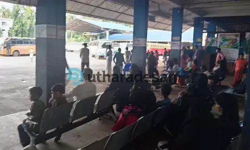 ദേശീയപാതയിലും സംസ്ഥാന പാതയിലും രാത്രി ബസ് സര്വീസ് ആവശ്യം ശക്തം; യാത്രാ ദുരിതം രൂക്ഷം ദേശീയപാതയിലും സംസ്ഥാന പാതയിലും രാത്രി ബസ് സര്വീസ് ആവശ്യം ശക്തം; യാത്രാ ദുരിതം രൂക്ഷം