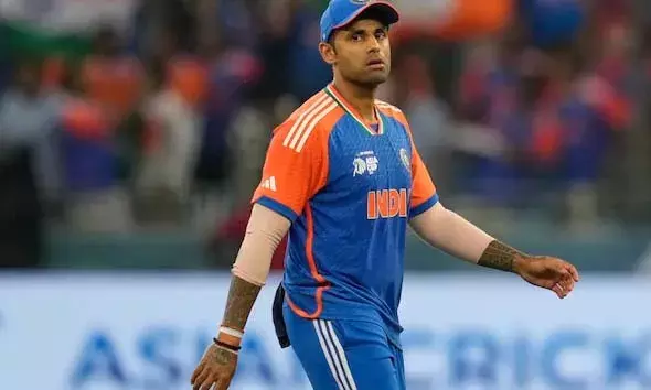 ശുഭ്മാന്‍ ഗില്ലിന്റെ വളര്‍ച്ച; ടി20 ഐയുടെ ക്യാപ്റ്റന്‍ സ്ഥാനം നഷ്ടപ്പെടുമെന്ന ഭയം പ്രകടിപ്പിച്ച് സൂര്യകുമാര്‍ യാദവ്