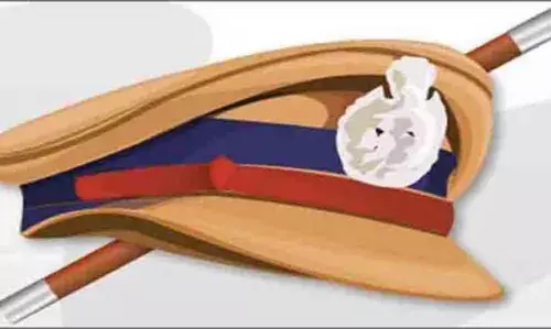 മണല് മാഫിയക്കെതിരെ മുഖം നോക്കാതെ നടപടി സ്വീകരിച്ച പൊലീസ് ഉദ്യോഗസ്ഥന് സ്ഥലം മാറ്റം മണല് മാഫിയക്കെതിരെ മുഖം നോക്കാതെ നടപടി സ്വീകരിച്ച പൊലീസ് ഉദ്യോഗസ്ഥന് സ്ഥലം മാറ്റം