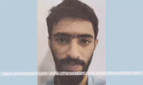 കോഴി വ്യാപാരിയുടെ വാന് തടഞ്ഞ് നിര്ത്തി വടിവാള് കഴുത്തില് വെച്ച് സ്വര്ണമാല കവര്ന്ന കേസില് പ്രതി പിടിയില് കോഴി വ്യാപാരിയുടെ വാന് തടഞ്ഞ് നിര്ത്തി വടിവാള് കഴുത്തില് വെച്ച് സ്വര്ണമാല കവര്ന്ന കേസില് പ്രതി പിടിയില്