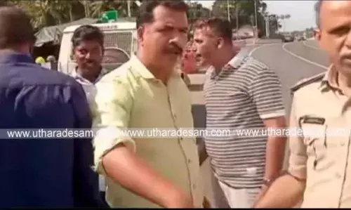 ആരിക്കാടിയില് ടോള്പ്ലാസ നിര്മ്മാണം നടക്കുന്നതിനിടെ ഹമ്പും നിര്മ്മിച്ചു; ആക്ഷന് കമ്മിറ്റിയും ജീവനക്കാരും തമ്മില് ഉന്തും തള്ളും ആരിക്കാടിയില് ടോള്പ്ലാസ നിര്മ്മാണം നടക്കുന്നതിനിടെ ഹമ്പും നിര്മ്മിച്ചു; ആക്ഷന് കമ്മിറ്റിയും ജീവനക്കാരും തമ്മില് ഉന്തും തള്ളും