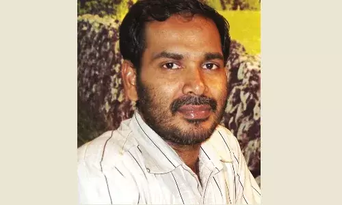 ഇനി വീല്ചെയറിലിരുന്ന് ജുമുഅ നിസ്കരിക്കാന് ഫസലു പള്ളിയിലെത്തില്ല ഇനി വീല്ചെയറിലിരുന്ന് ജുമുഅ നിസ്കരിക്കാന് ഫസലു പള്ളിയിലെത്തില്ല