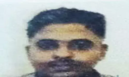 ബൈക്ക് മഴയില് തെന്നിമറിഞ്ഞ് ബസിനിടിയില്പെട്ട് പാലക്കുന്ന് സ്വദേശി മരിച്ചു ബൈക്ക് മഴയില് തെന്നിമറിഞ്ഞ് ബസിനിടിയില്പെട്ട് പാലക്കുന്ന് സ്വദേശി മരിച്ചു