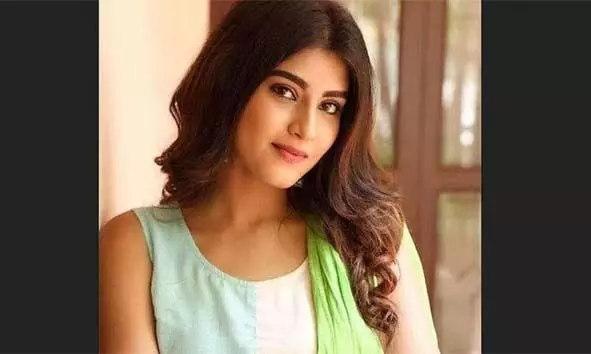 ബൈക്ക് യാത്രികരെ ഇടിച്ച് തെറിപ്പിച്ചതിനുശേഷം നിര്ത്താതെ പോയി; കന്നഡ നടി ദിവ്യ സുരേഷിനെതിരെ കേസ് ബൈക്ക് യാത്രികരെ ഇടിച്ച് തെറിപ്പിച്ചതിനുശേഷം നിര്ത്താതെ പോയി; കന്നഡ നടി ദിവ്യ സുരേഷിനെതിരെ കേസ്